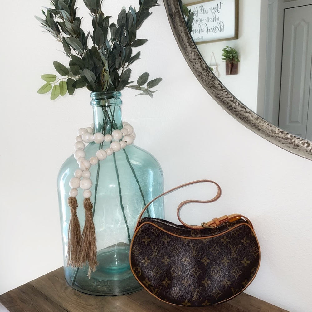 Louis Vuitton Monogram Canvas Pochette Croissant